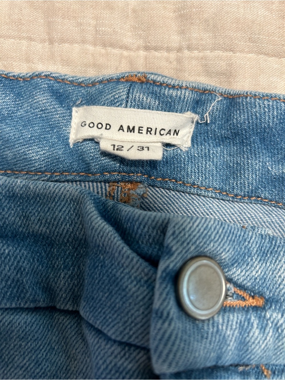 Good American Light Wash Denim Jeans - Picture 6 of 6